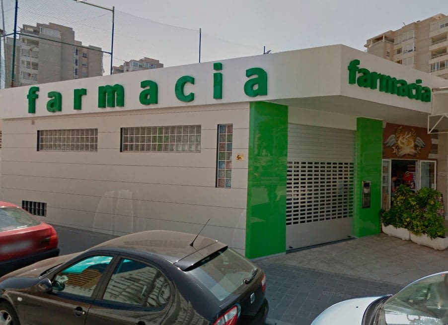 reforma fachada farmacia alicante 3D